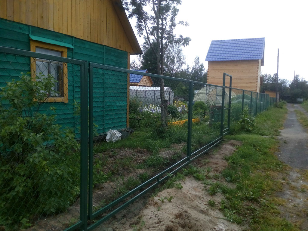 Секционный забор из сетки рабицы под ключ